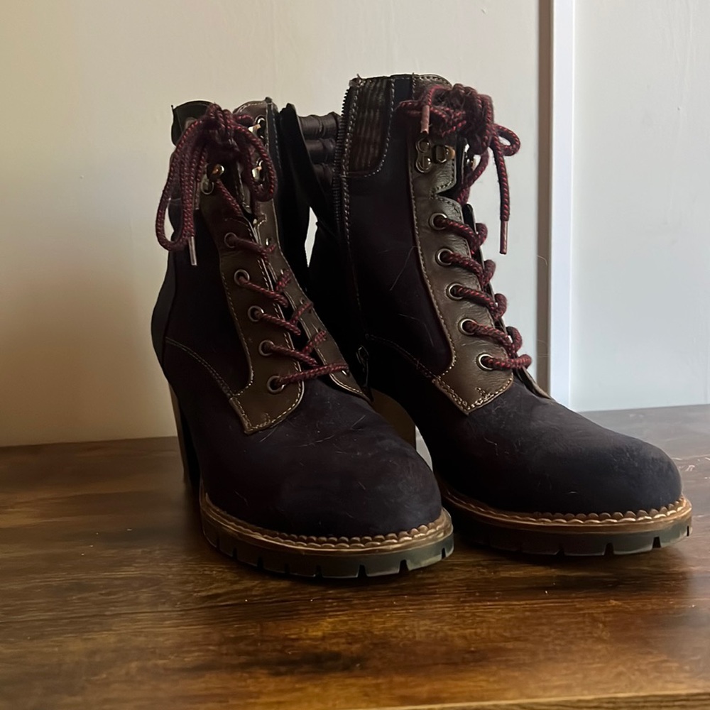 Zip up Booties with shoe laces